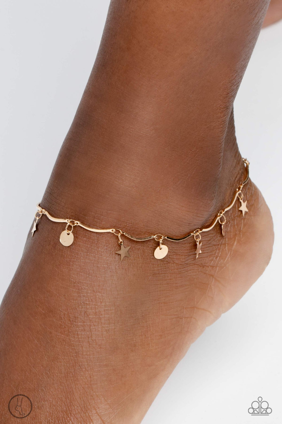 BEACH You To It Gold Anklet - Paparazzi Accessories-on model - CarasShop.com - $5 Jewelry by Cara Jewels