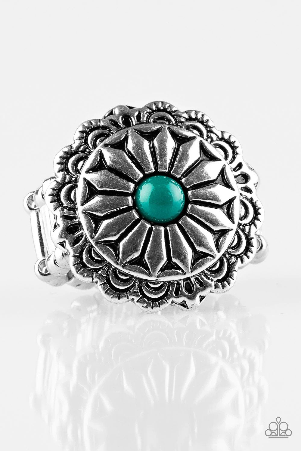 Daringly Daisy Green Ring - Paparazzi Accessories- lightbox - CarasShop.com - $5 Jewelry by Cara Jewels