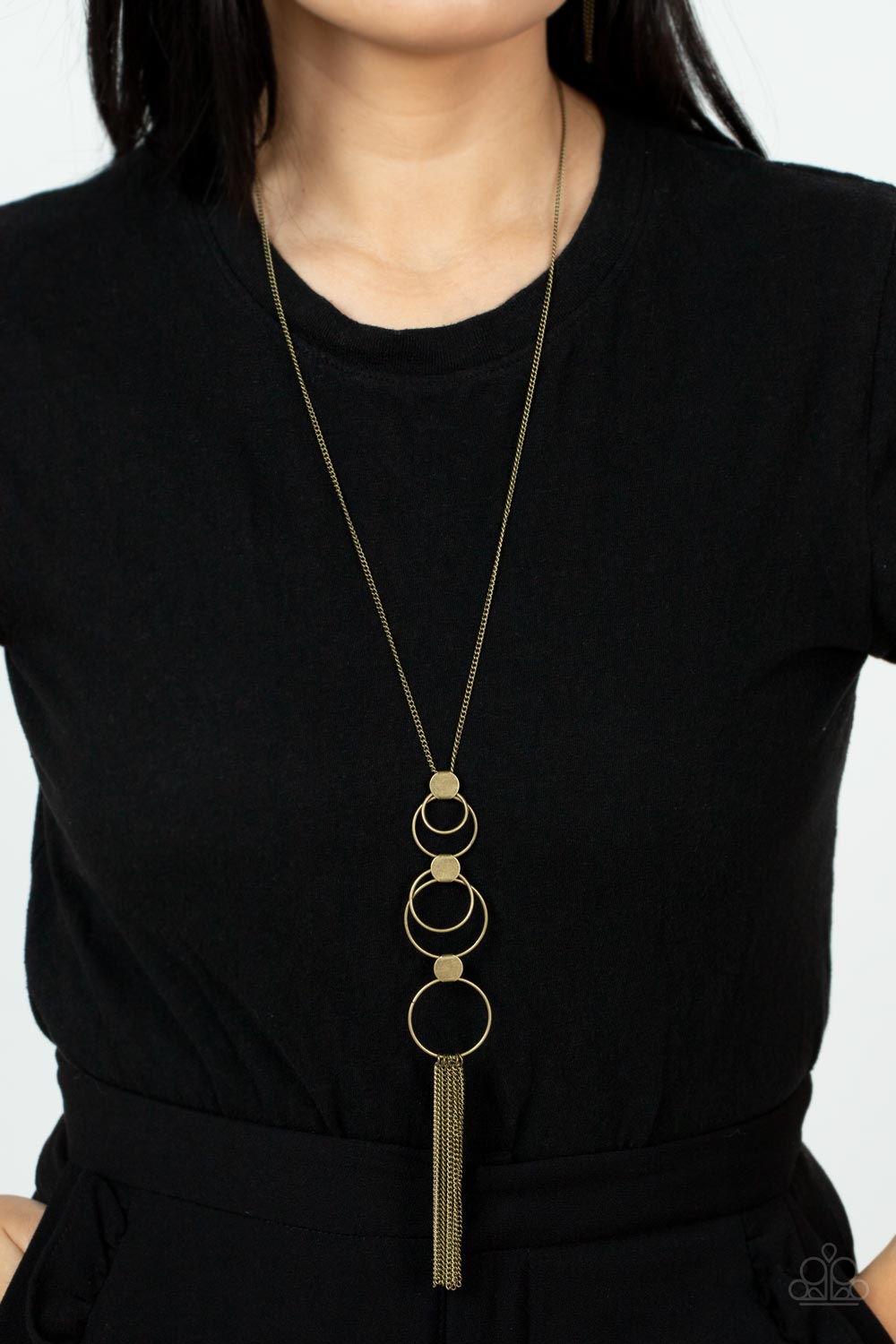 Join The Circle Brass Necklace - Paparazzi Accessories- on model - CarasShop.com - $5 Jewelry by Cara Jewels