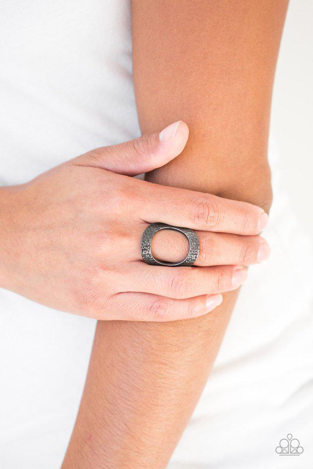 Tour de Contour Gunmetal Black Ring - Paparazzi Accessories- on model - CarasShop.com - $5 Jewelry by Cara Jewels